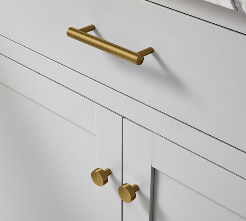 33 Kitchen Cabinet Hardware Ideas